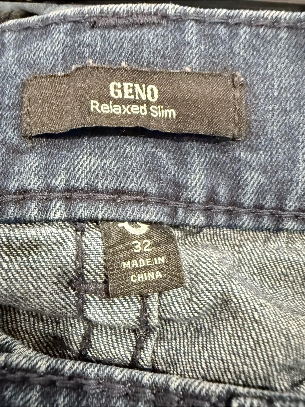 True Religion Geno men’s 32 relaxed slim fit distressed blue jeans